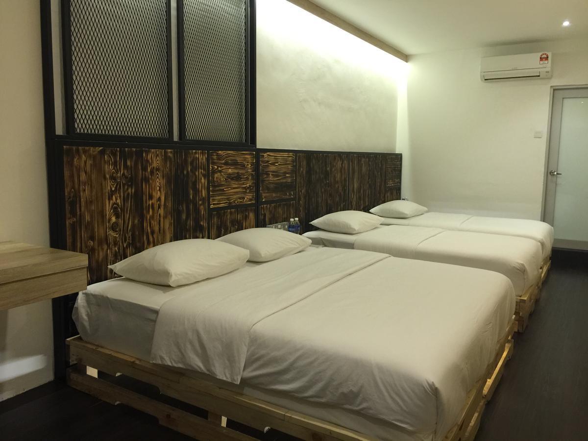 The Oikos Hotel Pontian Kecil Zewnętrze zdjęcie