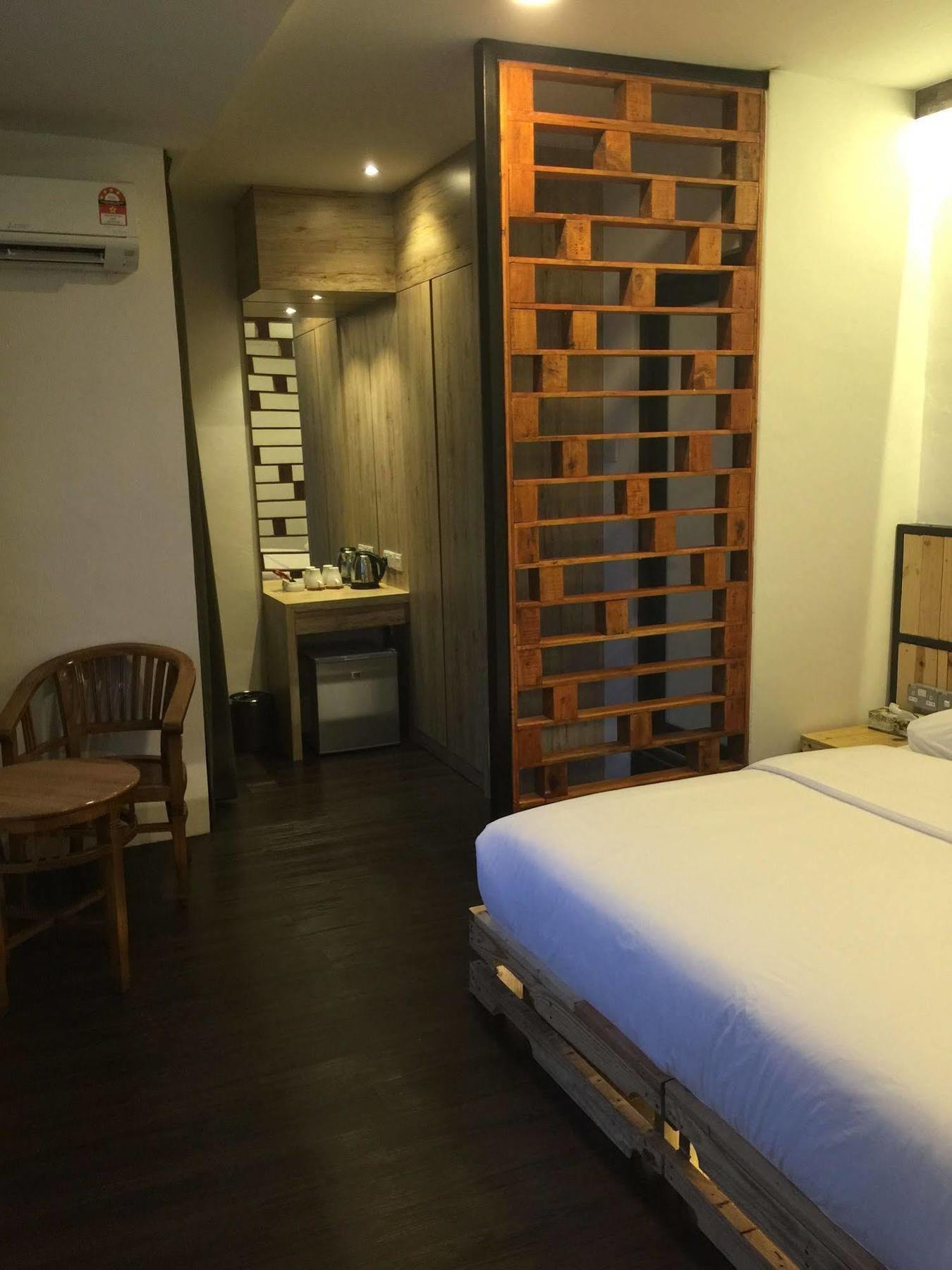 The Oikos Hotel Pontian Kecil Zewnętrze zdjęcie