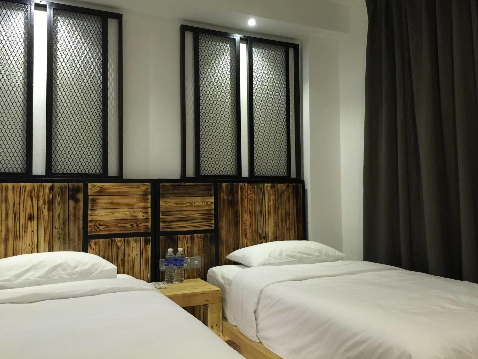 The Oikos Hotel Pontian Kecil Zewnętrze zdjęcie