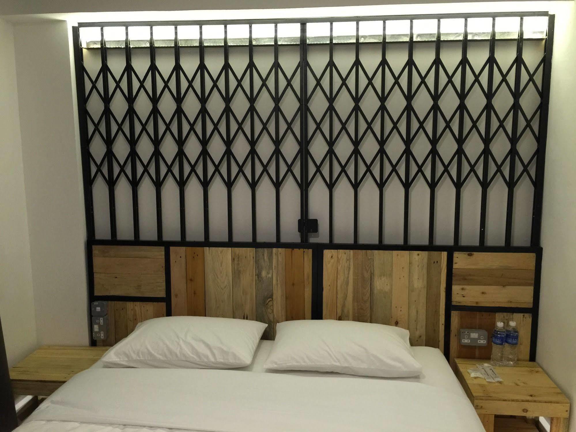 The Oikos Hotel Pontian Kecil Zewnętrze zdjęcie