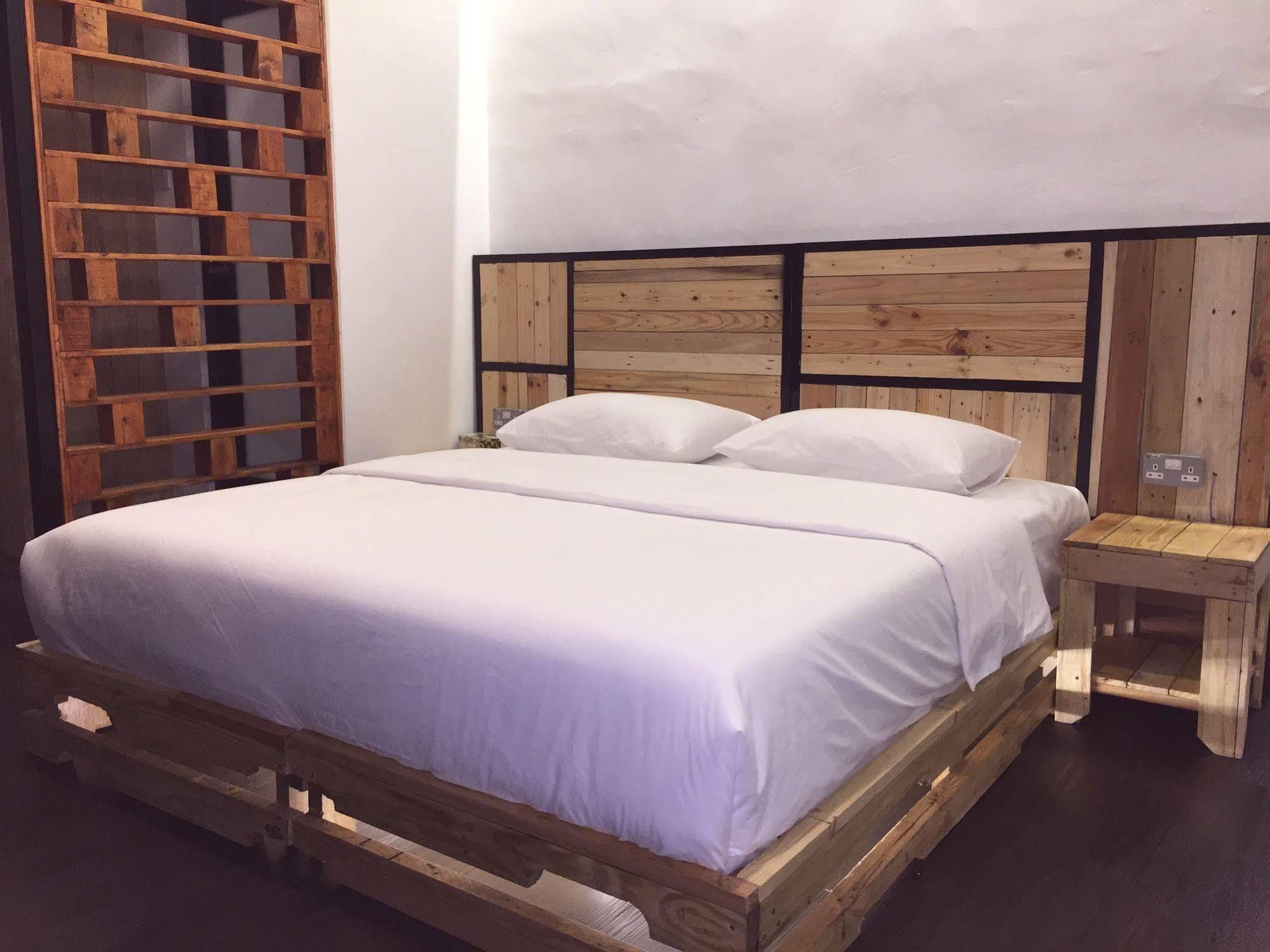The Oikos Hotel Pontian Kecil Zewnętrze zdjęcie