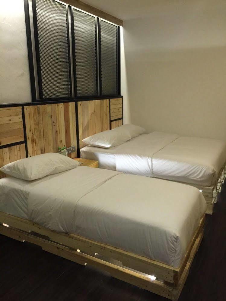 The Oikos Hotel Pontian Kecil Zewnętrze zdjęcie